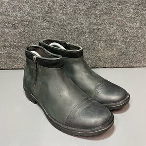 UGG Attell Waterproof Leather Ankle Bootie Women’s Size 8